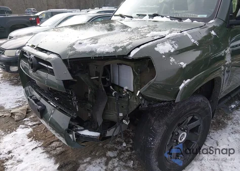 2022 Toyota 4Runner Trail Special Edition z USA, uszkodzony, nr VIN JTETU5JR9N6071841